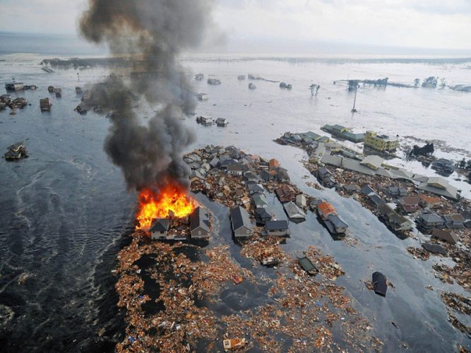 Ciudades enteras tragadas por el tsunami en Japón