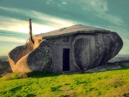Fachada de la Casa Piedra Guimaraes en Portugal