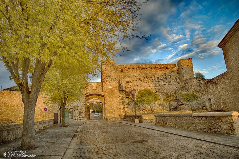 Arco del Bezudo en El Castillo