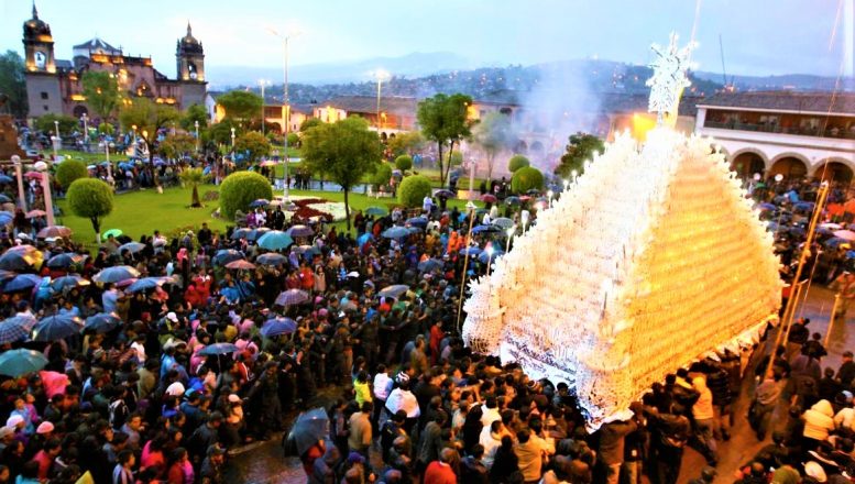 Perú: Procesión de Semana Santa en Ayacucho