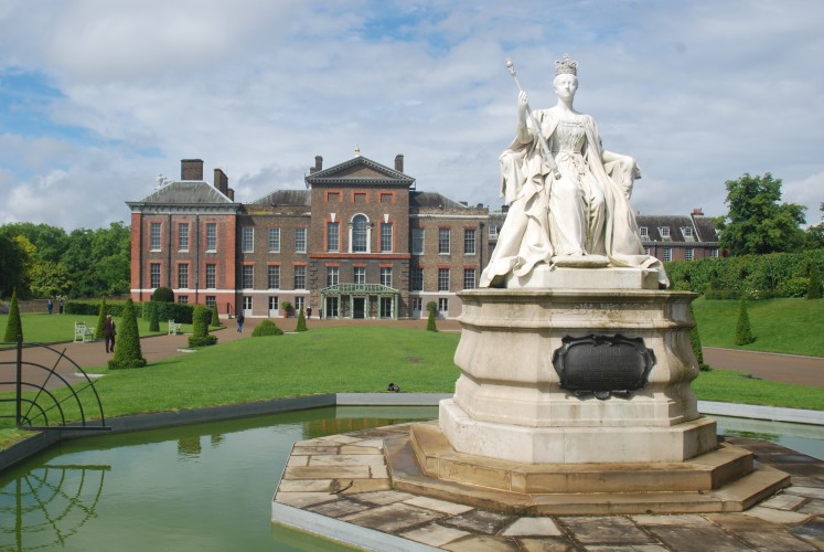 Estatua de la Reina de Inglaterra