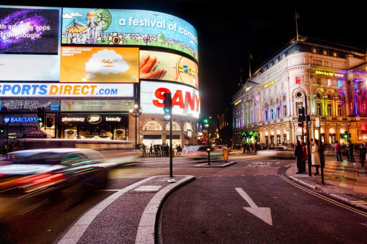 Plaza de Picadilly, en Londres, Reino Unido