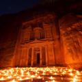 El Tesoro en Petra by night