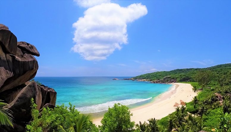 Playa Grand Anse en la Isla La Digue - Islas Seychelles