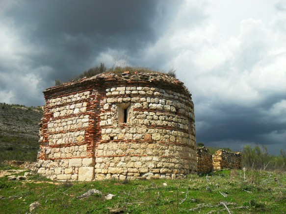 Ruina iglesia románica Patones 