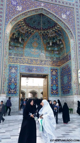 Vestimenta de mujeres en mezquitas de Irán