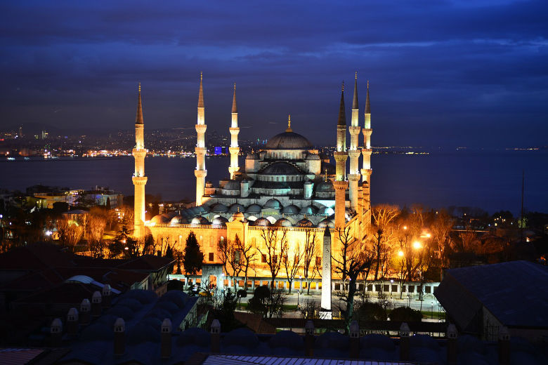 Vista nocturna de la mezquita Azul
