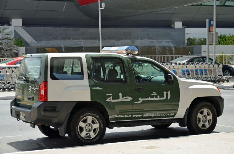 Coche de policía en Emiratos Árabes