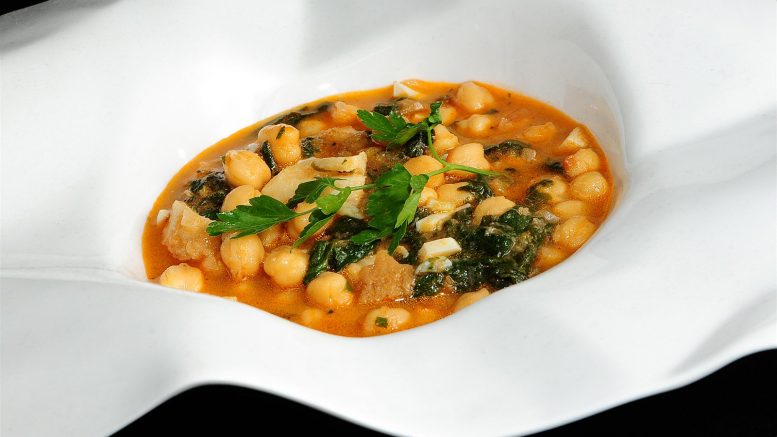 Potaje con bacalao Potaje con bacalao