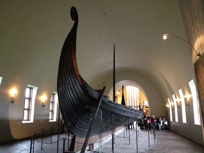 Interior del Museo de Barcos Vikingos
