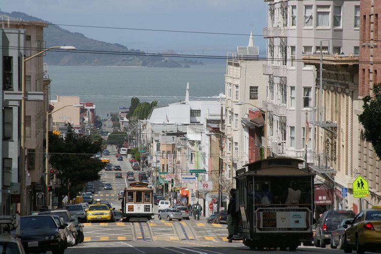 Subir Nob Hill en tranvia, San Francisco