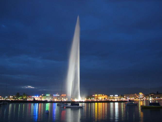 Chorro de Agua por la noche en Ginebra