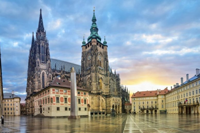 Qué ver en Praga, su castillo y la catedral de San Vito.