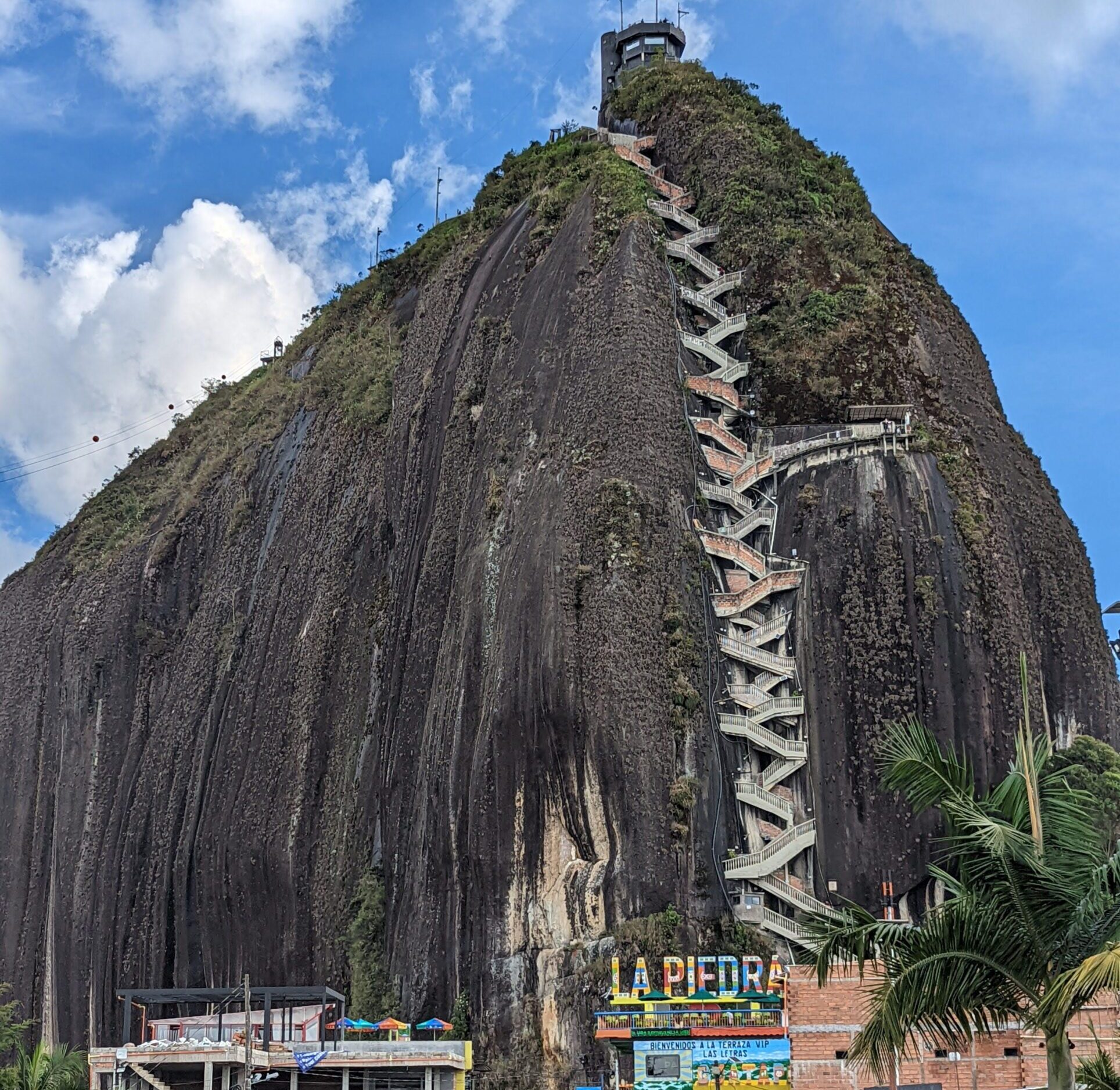El Peñón de Guatapé El Peñón de Guatapé