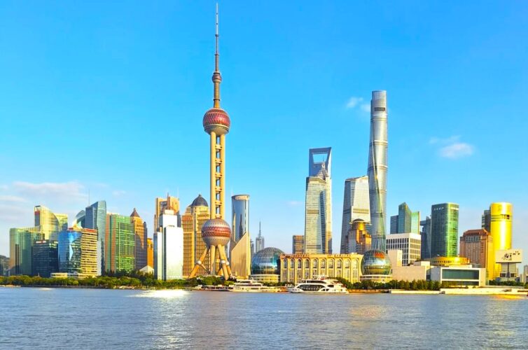 Vista del Bund con la Torre Oriental