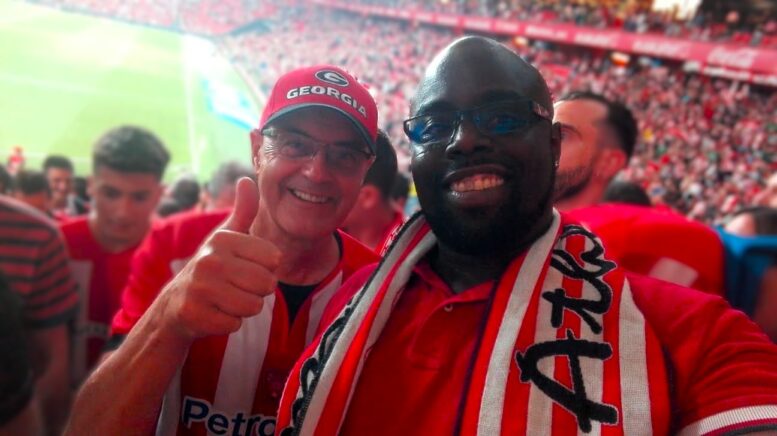 David con amigos viendo Athletic en San Mamés