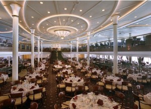 Salón principal del buque Adventure of the Seas de Royal Caribbean