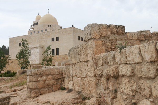 Mezquita junto a la cueva de los siete durmientes