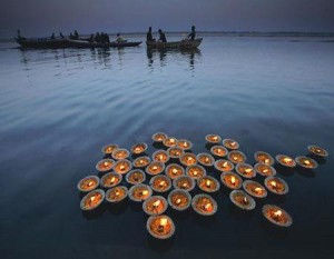 Velas en el Ganges