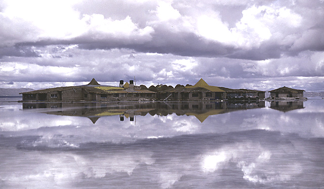 Palacio de Sal reflejado en Bolivia