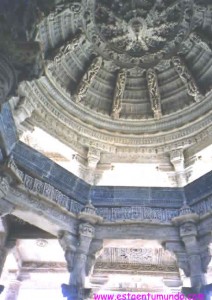 Detalle templo de Chaumukha, Ranakpur